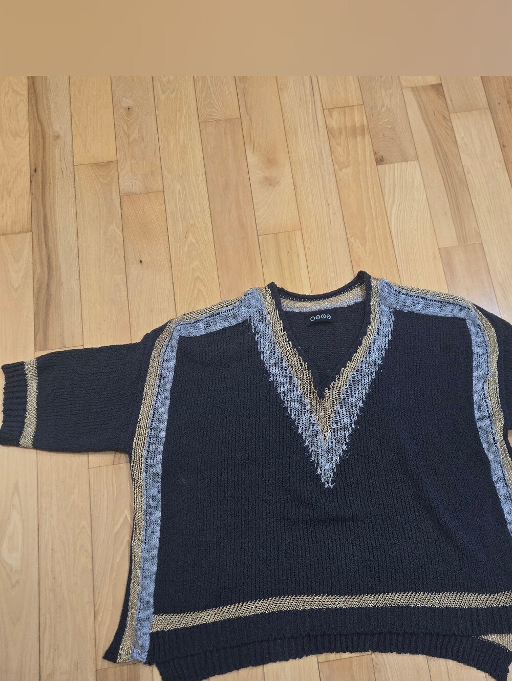 Olavaga V-Neck Black And Metallic Sweater